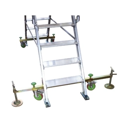 vendita online Kit 2 basi con ruote+2 livellatori+2 barre per scala diva Accessori e ricambi per scale e ponteggi Facal